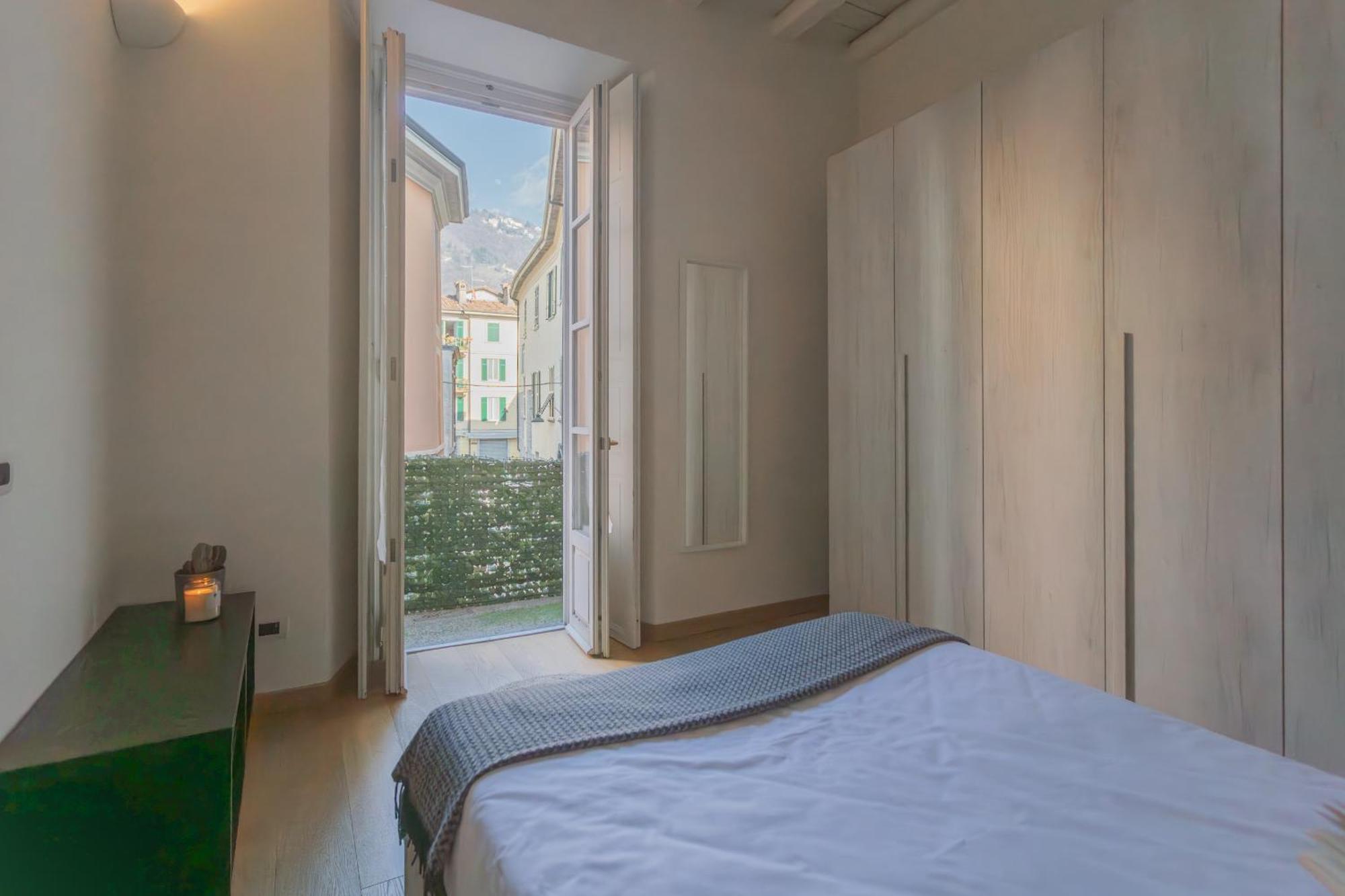 Wine Not Apartment In Como City Centre Екстериор снимка